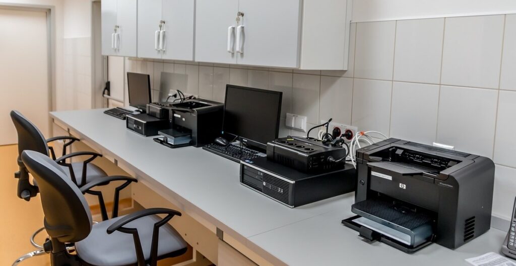 jarmoluk-office-2815634_1280